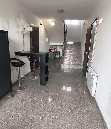 Nad Stawem I I Ii Pensjonat *